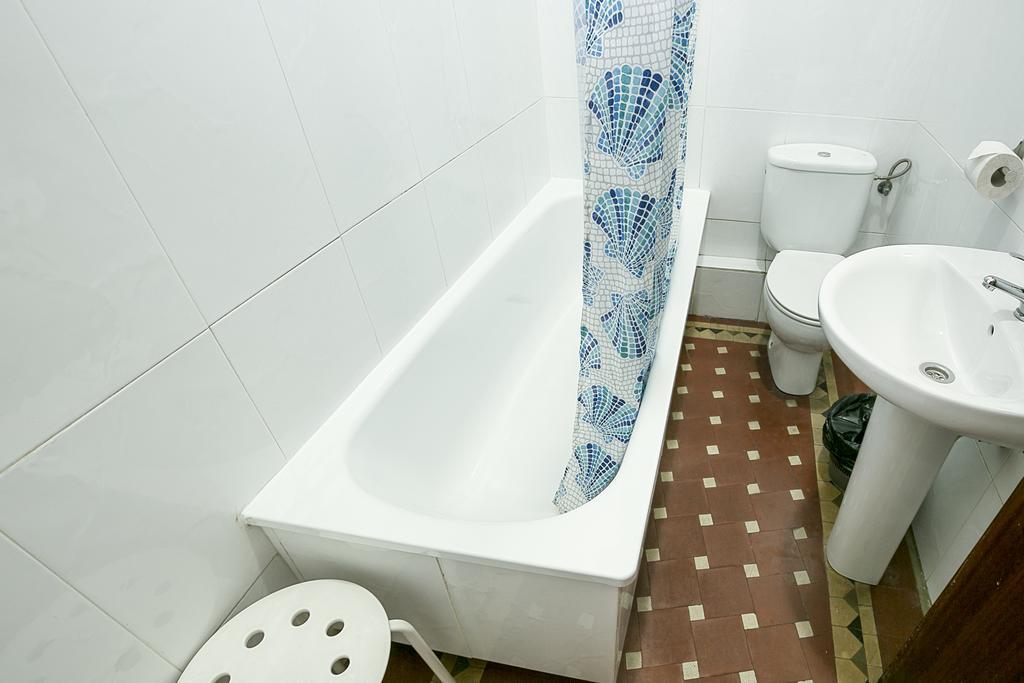 Hostal Balmes Centro Barcelona Eksteriør bilde