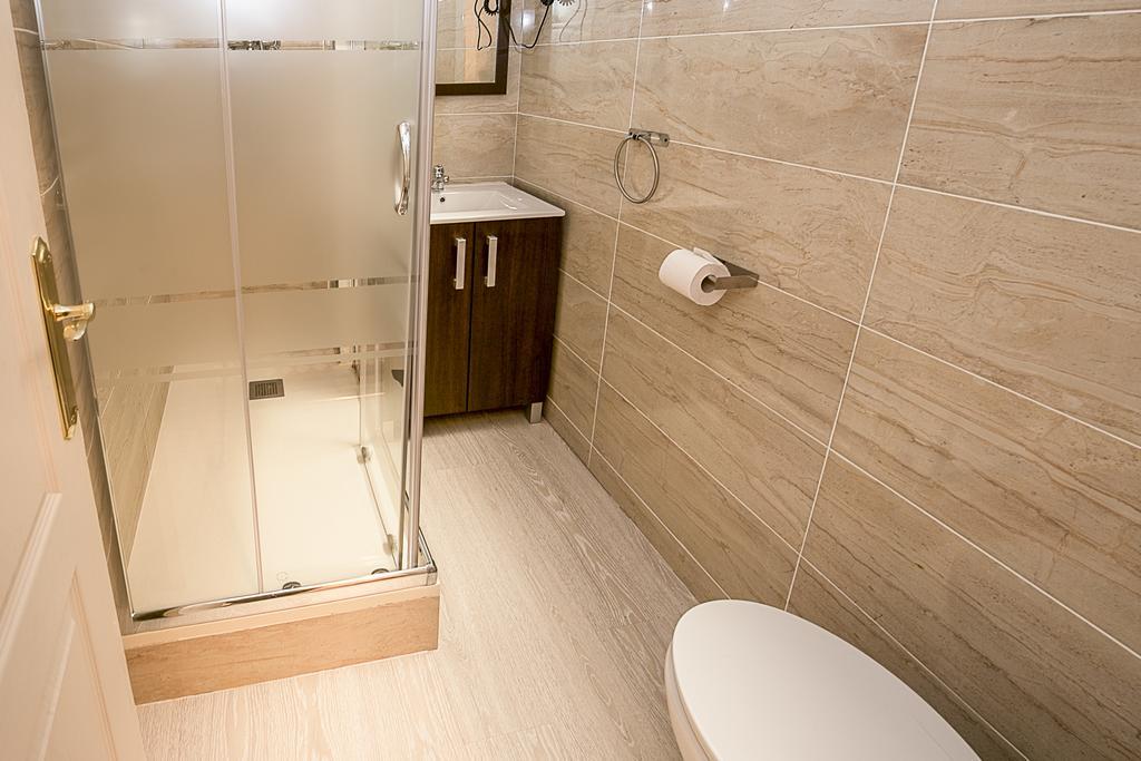 Hostal Balmes Centro Barcelona Eksteriør bilde